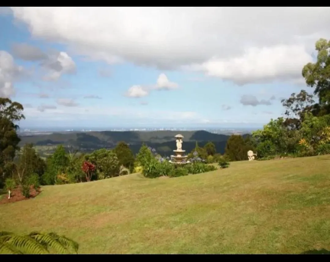 Spectacular Gold Coast Skyline Views Hotel Mount Tamborine Guest house