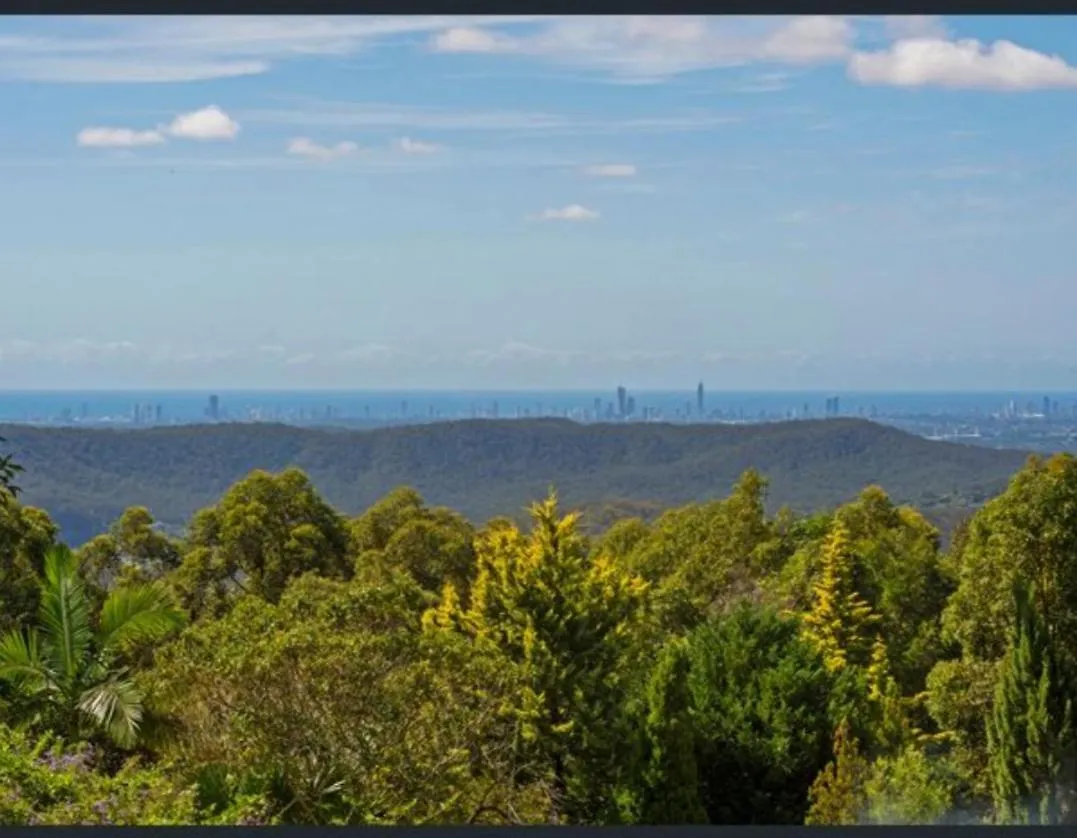Guest house Spectacular Gold Coast Skyline Views Hotel Mount Tamborine Australia